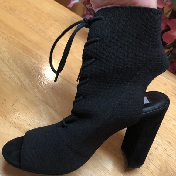 Steve Madden Lace Up Fashion Boots 🥾 - Picture 5 of 12